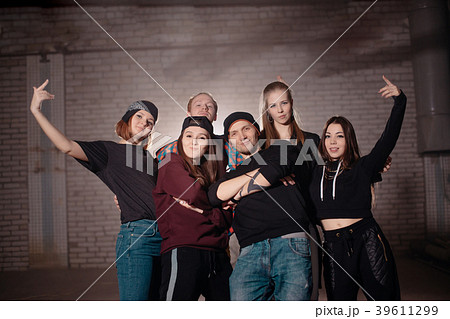 young people in casual clothers outdoor young people in casual clothers outdoor 39611299