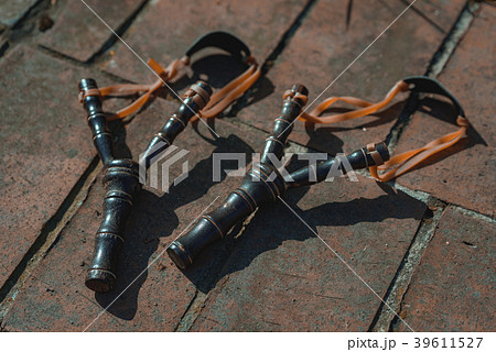 Two professional wooden slingshot   39611527