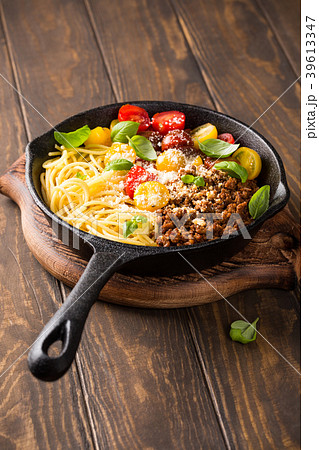 Delicious spaghetti Bolognaise 39613347