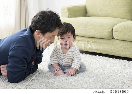 赤ちゃんとパパ 39613666