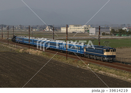 EF65形1100番台電気機関車牽引12系客車 39614219