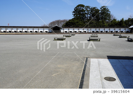 初春の青空に映える金沢城 初春の青空に映える金沢城 39615604