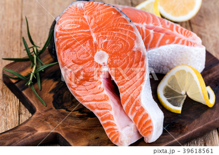 Slice of red fish salmon 39618561