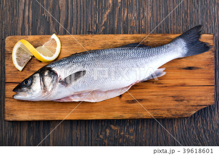 Raw Seabass 39618601