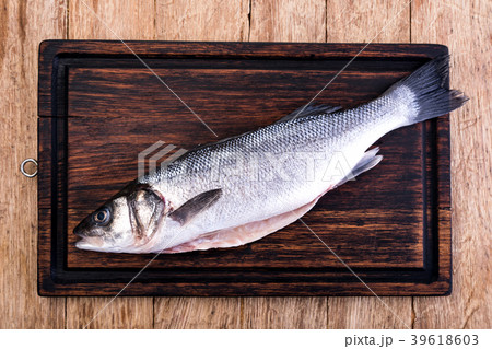 Raw Seabass 39618603