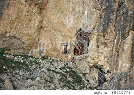 Dolomites Mountain Landscape 39619773