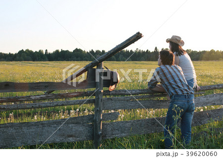 Cute couple on a walk by the countryside 39620060
