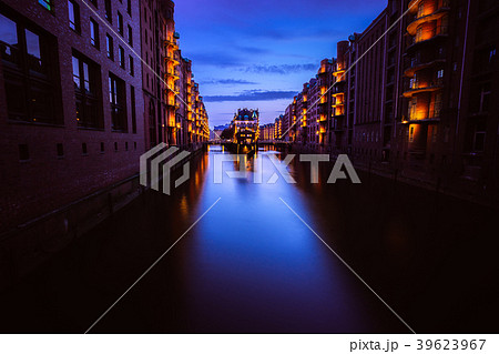 Wide perspective of Warehouse District - Wide perspective of Warehouse District - 39623967