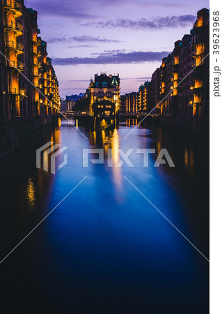 Blue hour in Warehouse District - Speicherstadt 39623968