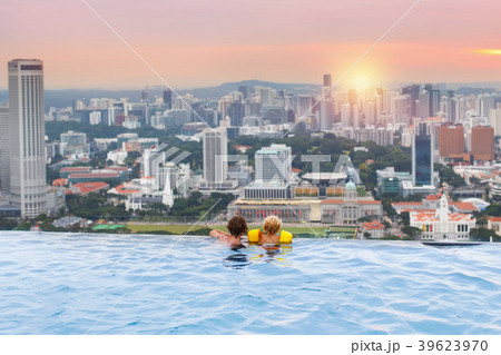 Kids swim in Singapore roof top swimming pool 39623970