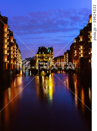 The Warehouse District - Speicherstadt in twilight The Warehouse District - Speicherstadt in twilight 39624332