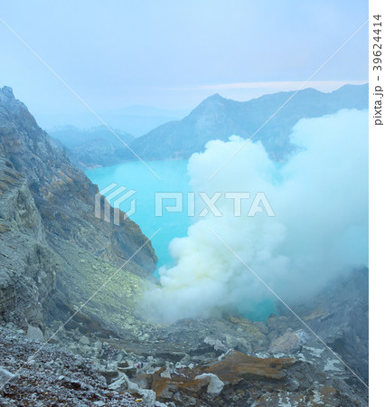 Kawah Ijen crater. Java, Indonesia Kawah Ijen crater. Java, Indonesia 39624414