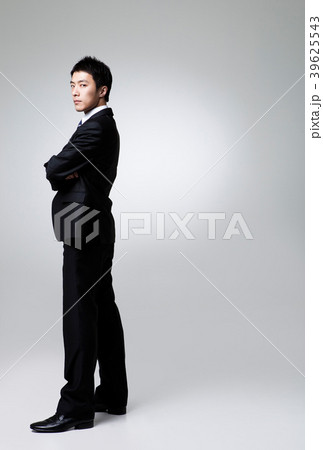 腕組み 腕組 ビジネスマン 39625543