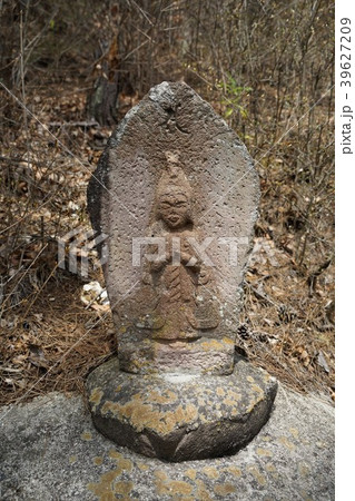 善徳寺（観音山）三十三観音様古石仏 39627209