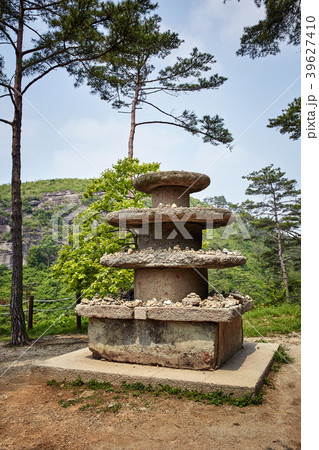 石塔 ウンジュサ 岩 39627410