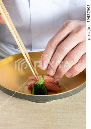 料理の盛り付け 39627908