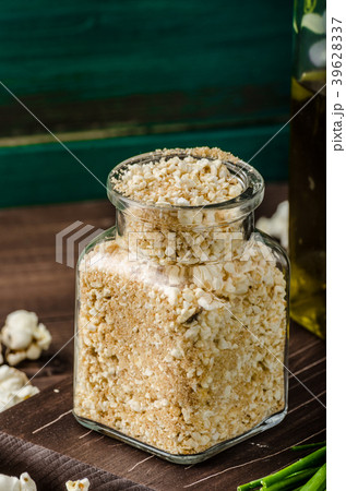 Homemade breadcrumbs Homemade breadcrumbs 39628337