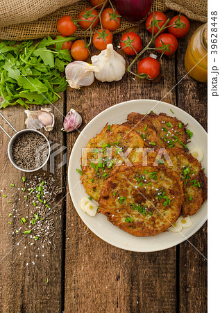 Fried potato pancakes 39628448