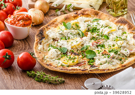 Pizza Bianco with Rosemary and Pancetta 39628952