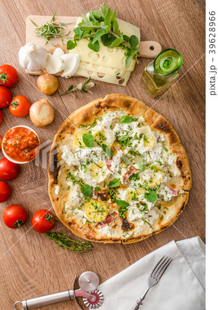 Pizza Bianco with Rosemary and Pancetta 39628966