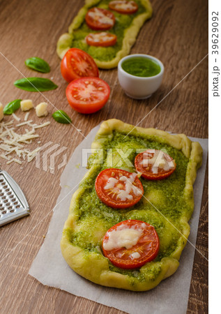 Variantion of pizza 39629092