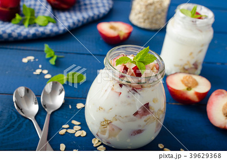 Domestic yogurt with fruit and granola Domestic yogurt with fruit and granola 39629368