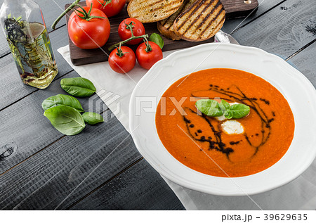 Tomato soup Tomato soup 39629635