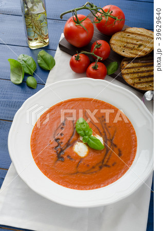 Tomato soup Tomato soup 39629640