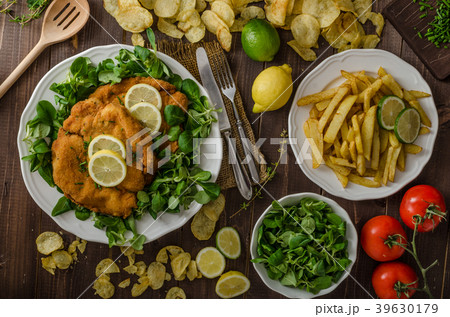 German schnitzel 39630179