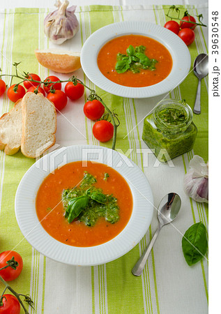 Tomato soup with gremolata Tomato soup with gremolata 39630548