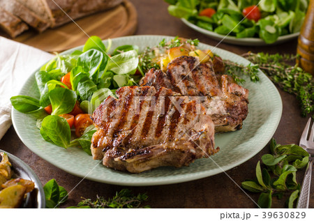 Grilled pork chops 39630829