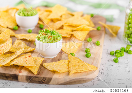 Tortilla chips peas dip Tortilla chips peas dip 39632163