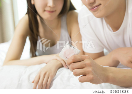 Conceptable photo of new married couple daily life. 101 Conceptable photo of new married couple daily life. 101 39632388