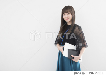 若い女性 39635962