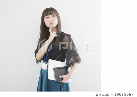 若い女性 若い女性 39635967