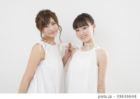 ふたりの若い女性 39636648