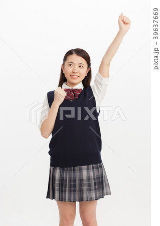 高校生 制服　ガッツポーズ 39637669