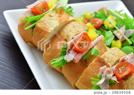 フランスパンサンド 39639508