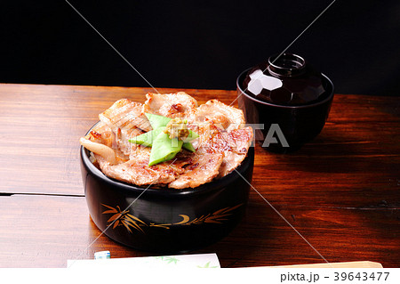 豚丼 39643477