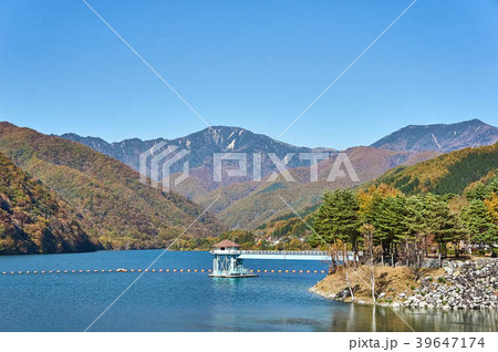 山梨県 秋の広瀬湖と木賊山 山梨県 秋の広瀬湖と木賊山 39647174
