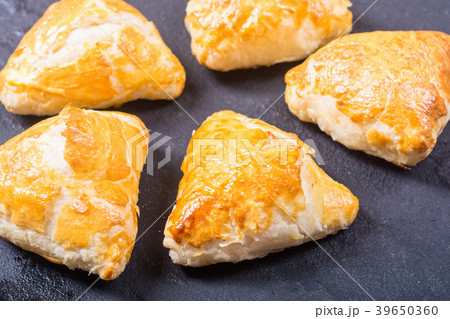 Freshly baked puff pastry samosa 39650360