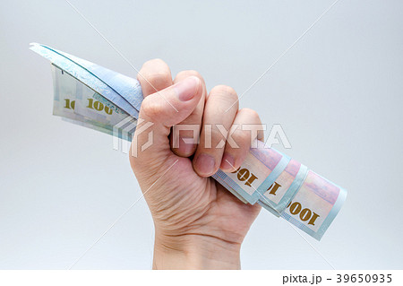 手 両手 手の上 39650935