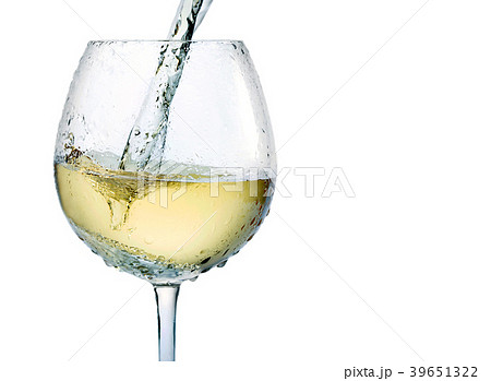 White wine splash 39651322