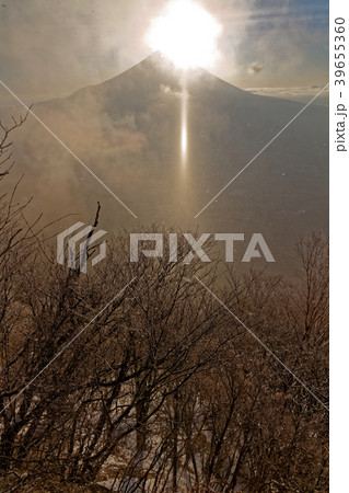 毛無山から見る富士山と朝日・光柱 39655360