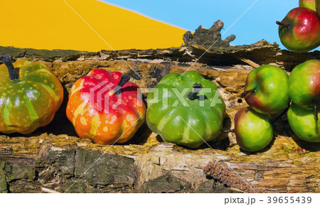 Decoration - pumpkins apples on old wood 39655439