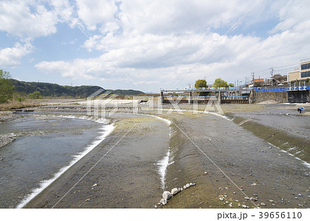 玉川上水の取水口である羽村取水堰（東京都羽村市） 39656110