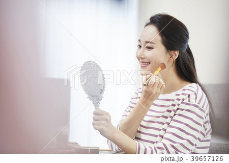 鏡 手鏡 女性 39657126