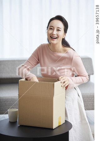 ボックス 女性 女 39657138