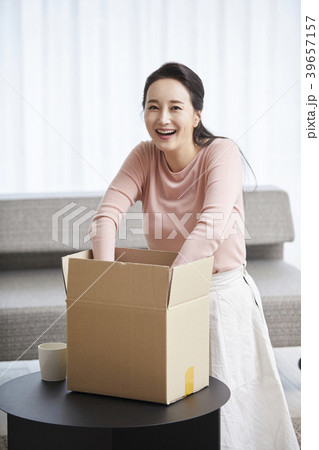 ボックス 女性 女 39657157