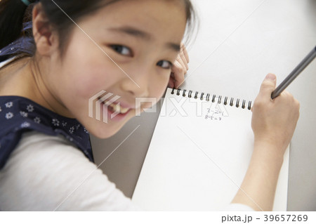 勉強 少女 子供 39657269